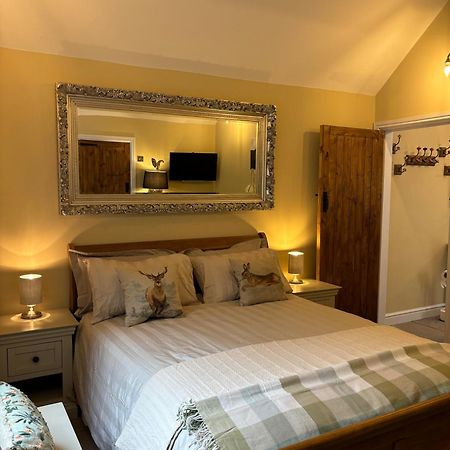 Mulberry House Farm Mulberry Lodge 치펜햄 외부 사진