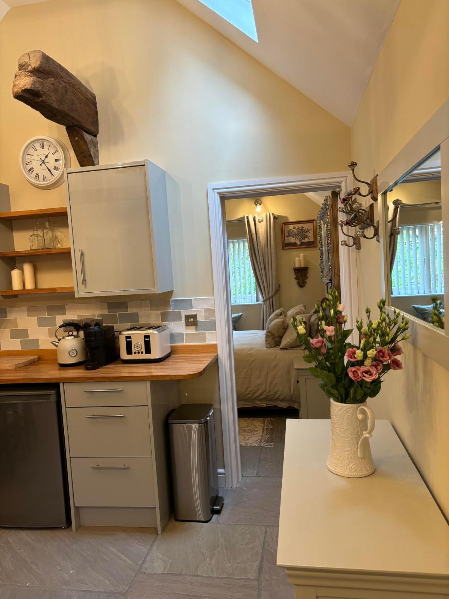 Mulberry House Farm Mulberry Lodge 치펜햄 외부 사진